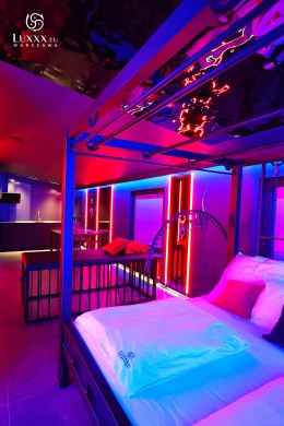 LUXXX   Adults only apartment in Warsaw